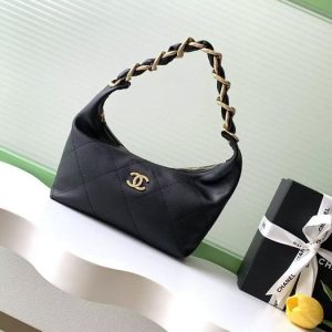 Chanel Black Quilted Shoulder Bag 001