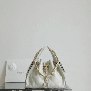 Chanel White Quilted Drawstring Bag 002