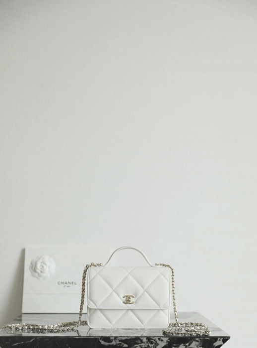 Chanel White Quilted Leather Shoulder Bag