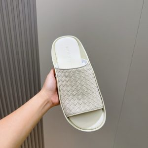 BottegaVeneta-Intrecciato-Bottega-White