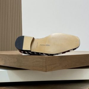 BottegaVeneta-Madame-Checker-Beige