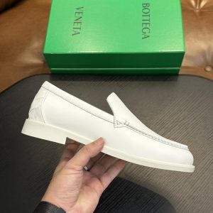 BottegaVeneta-Monsieur-Leather-White