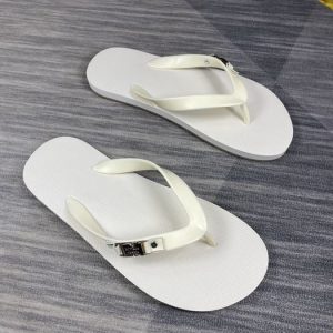 BottegaVeneta-Punto-Thong-Grey