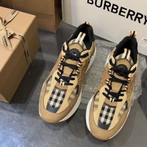Burberry-Ramsey-Chunky-Panelled-Tan