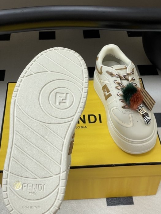 Fendi Women shoes Yupoo 1:1