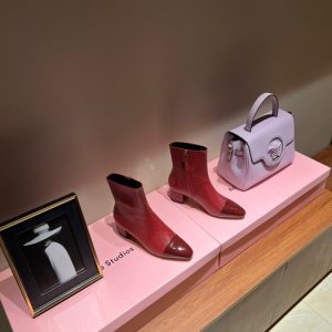 Ferragamo Burgundy Women shoes Yupoo 1:1