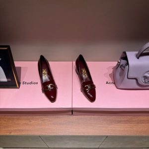 Ferragamo Burgundy Women shoes Yupoo 1:1