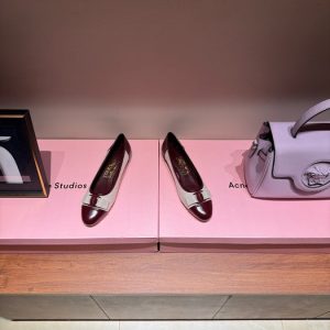 Ferragamo Grey Women shoes Yupoo 1:1