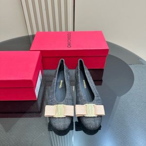 Ferragamo Grey Women shoes Yupoo 1:1