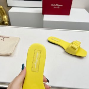 Ferragamo Beige Women shoes Yupoo 1:1