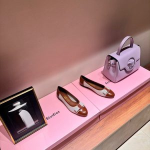 Ferragamo Grey Women shoes Yupoo 1:1