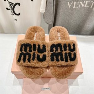 Miumiu-fur-slippers-35-40-2025.8.4-3