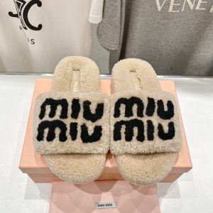 Miumiu-fur-slippers-35-40-2025.8.4-5