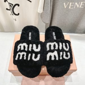 Miumiu-fur-slippers-35-40-2025.8.4-6