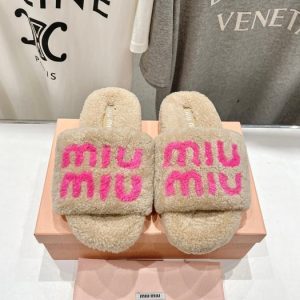 Miumiu-fur-slippers-35-40-2025.8.4-7