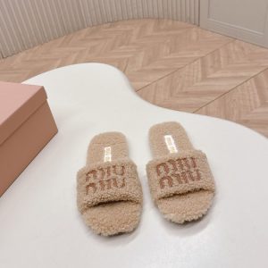 Miumiu-fur-slippers-35-41-2025.8.12-3