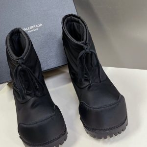 Balenciaga Triple S Distressed Leather Sneakers Black White Top 1:1 Quality