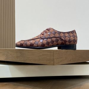 BottegaVeneta-Intre-Louis-Vuitton-Major-White