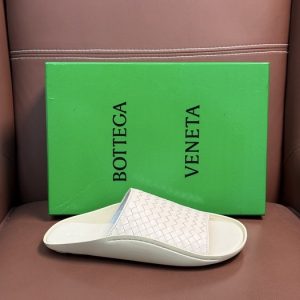 BottegaVeneta-Intrecci-Botte-White